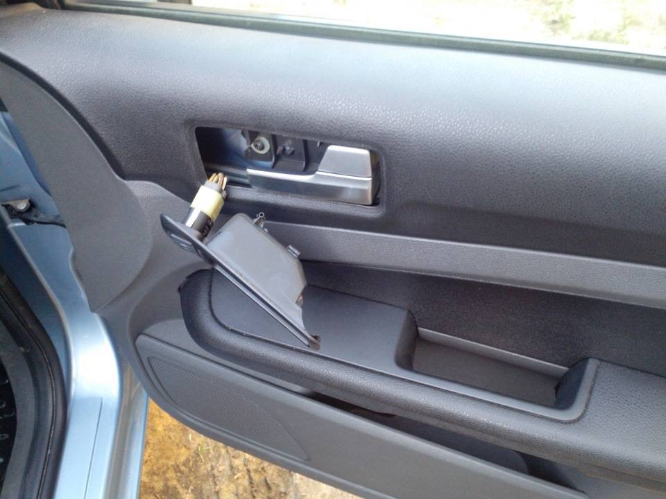 Как снять обшивку водительской двери форд фокус 2