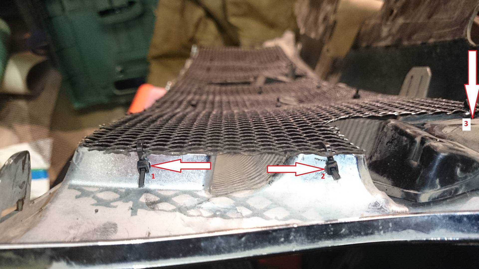 Как поставить сетку на решетку радиатора рено дастер
