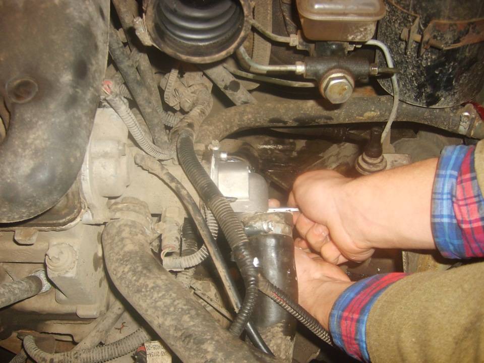 Как поменять термостат на автомобиле ваз своими руками