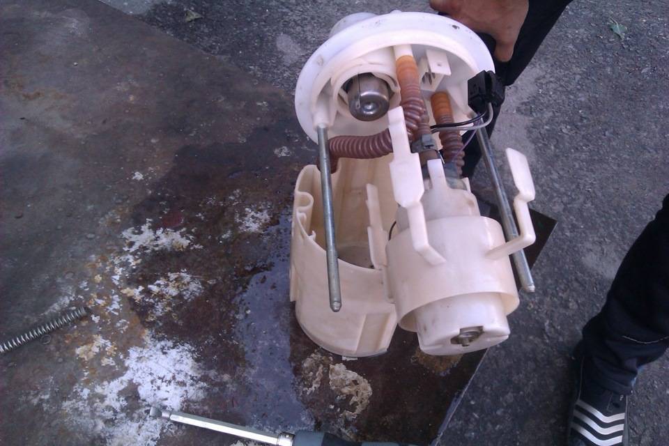 Как снять бензобак ваз 2110: замена, ремонт и чистка своими руками + видео
