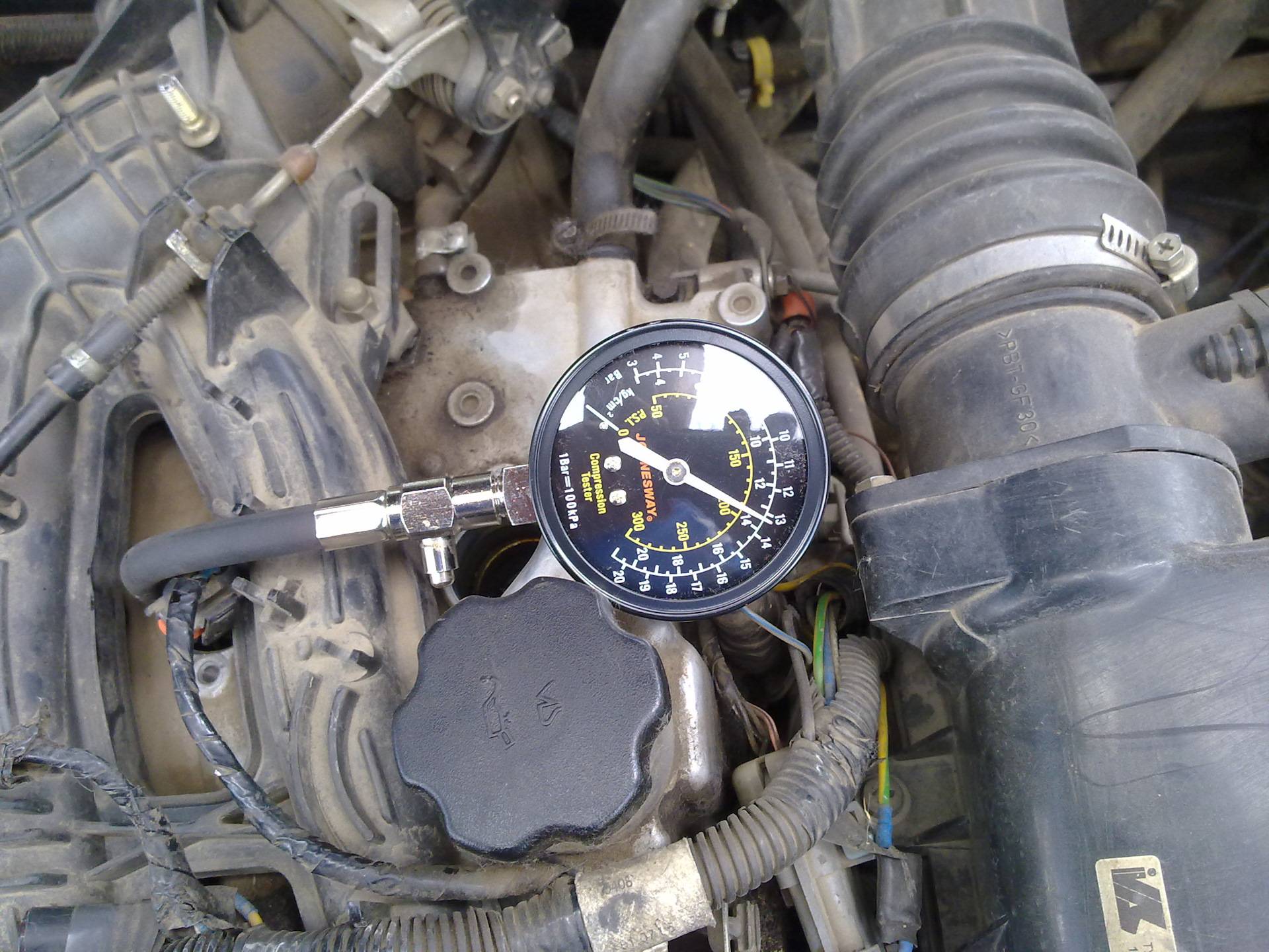 Как проверить компрессию в двигателе ваз 2110? (видео) — auto-self.ru