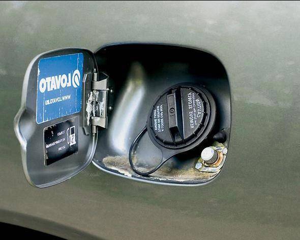 Какой бензин для "нивы-шевроле": 92 или 95? какой бензин лучше заливать в "ниву-шевроле"