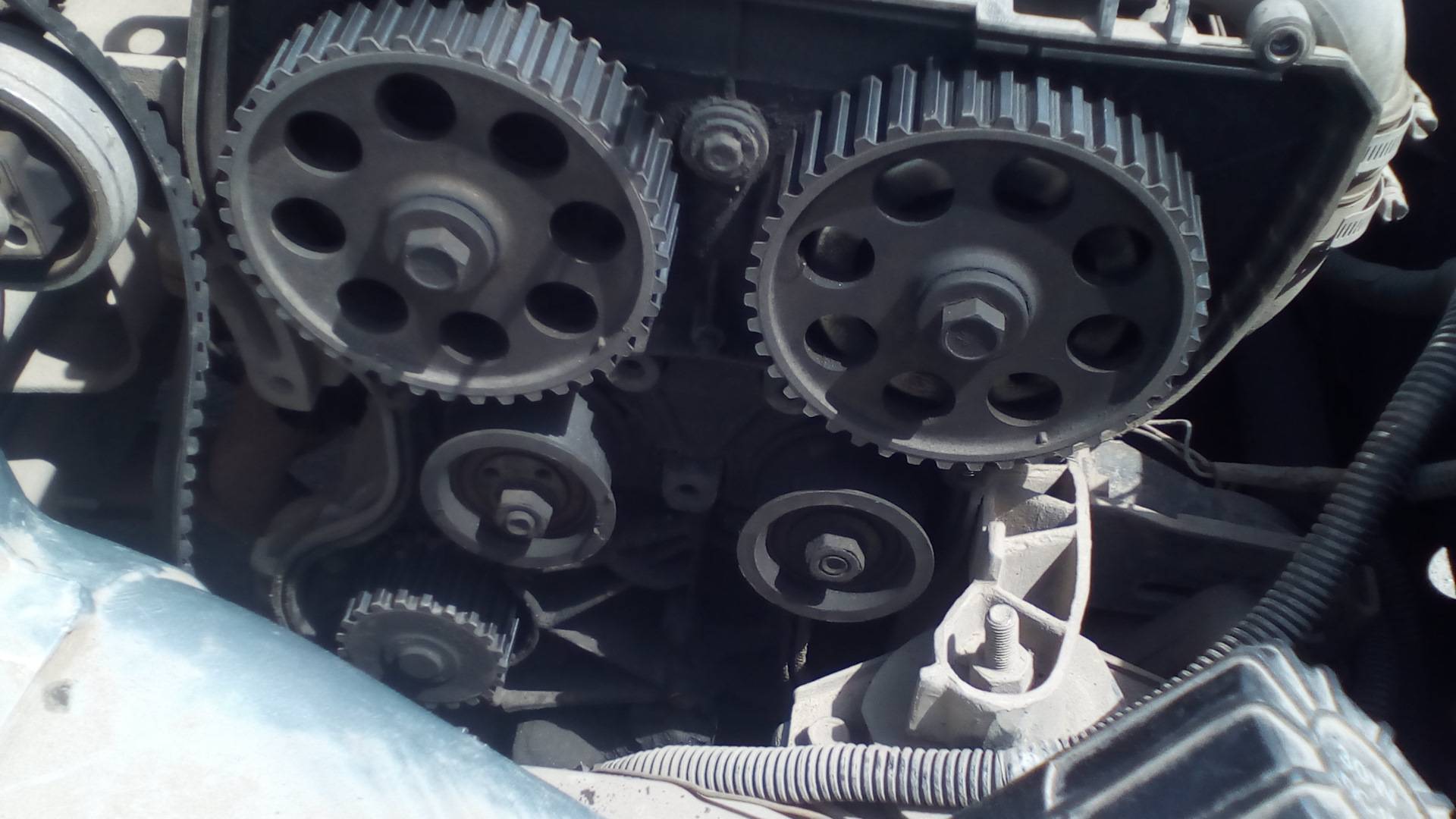 Порвало ремень ГРМ на 16 клапанной ВАЗ-2112: последствия, ремонт